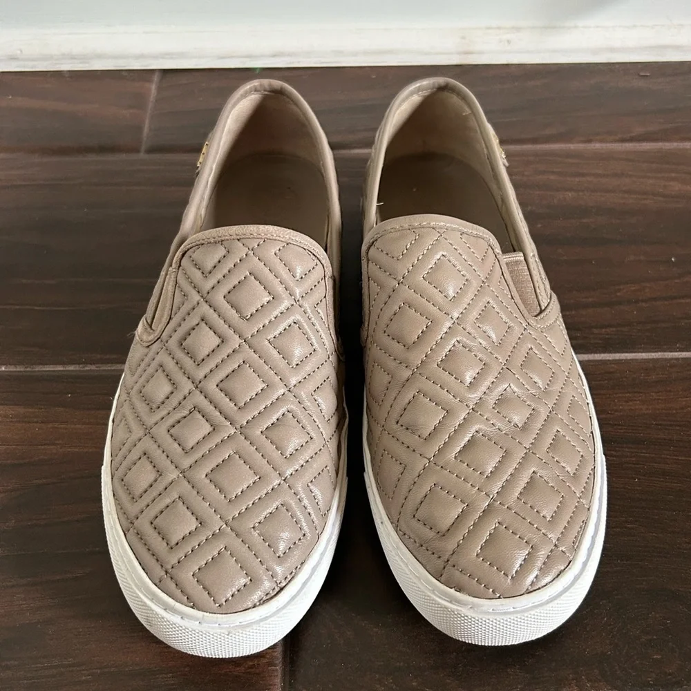 Tory Burch Jesse quilted sneaker slip on shoes 7 EUC